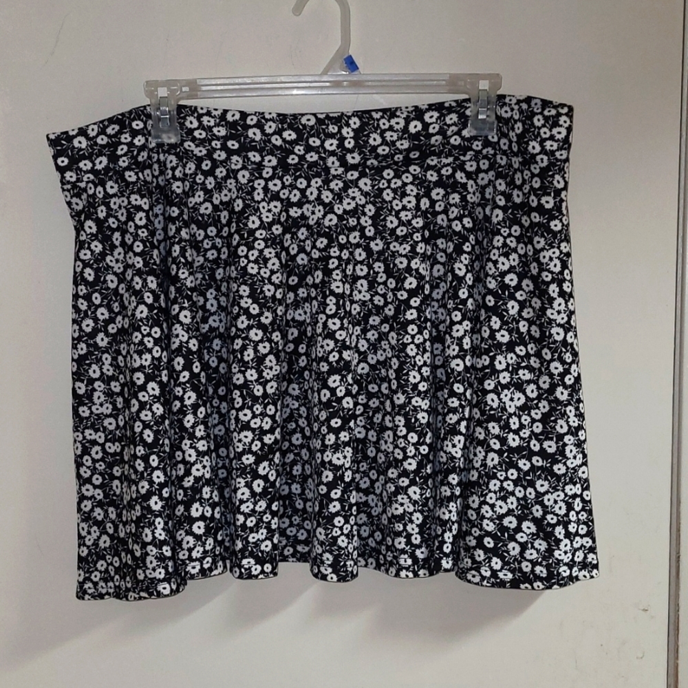 Floral stretch skater skirt